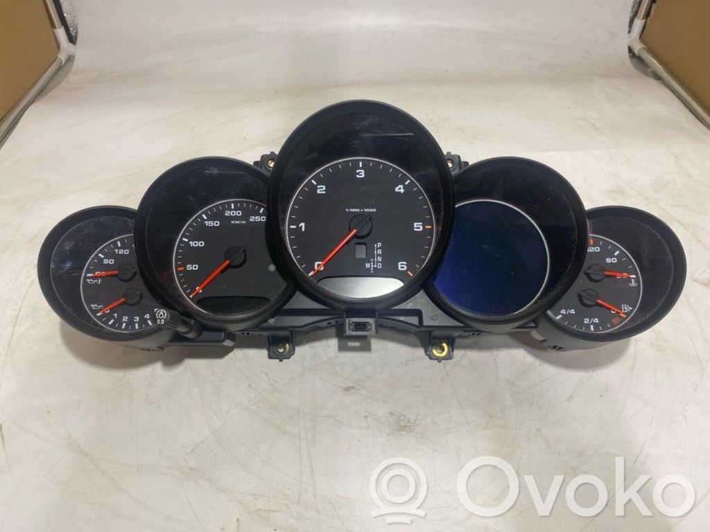 Porsche Cayenne (92A) Speedometer (instrument cluster) 