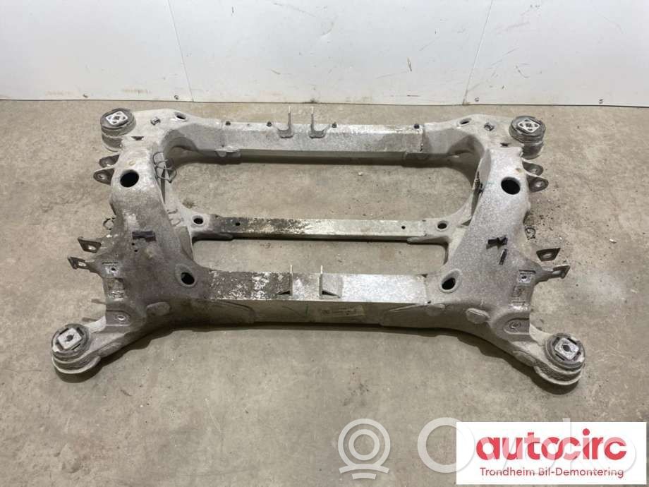 Tesla Model S Galinis traversas 