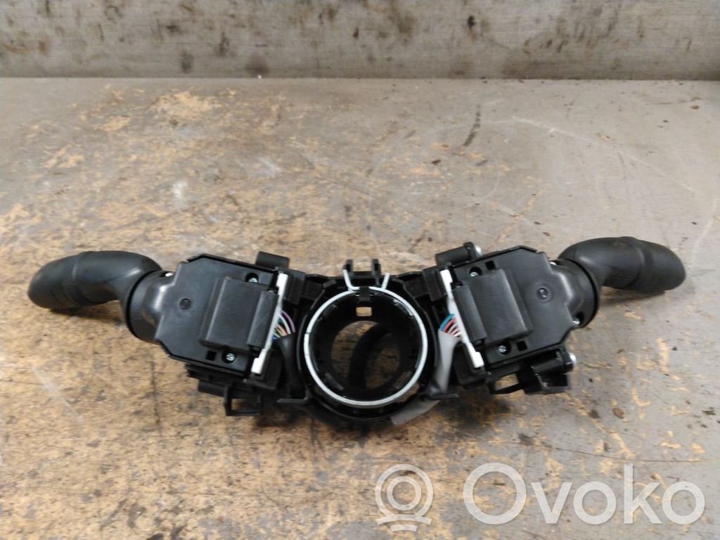 Toyota RAV 4 (XA50) Comutator/buton multifuncțional 