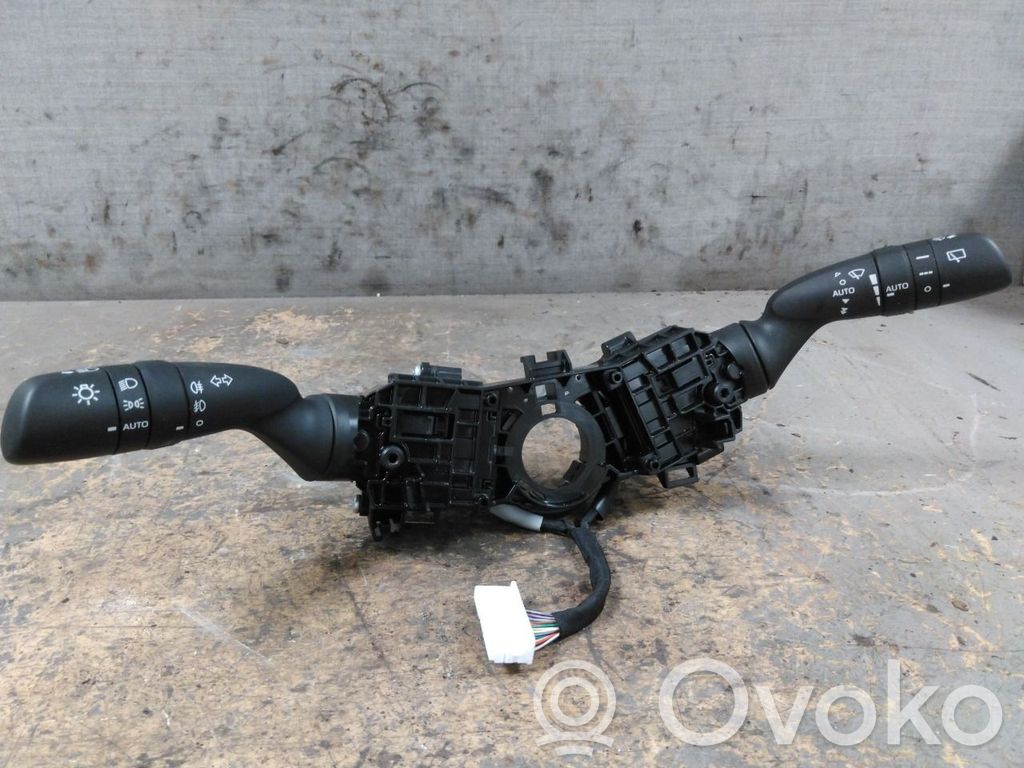 Toyota RAV 4 (XA50) Interruptor de control multifunción 