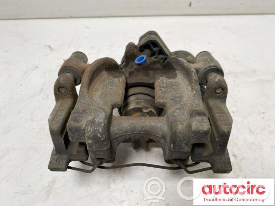 Ford Kuga II Tylny zacisk hamulcowy 