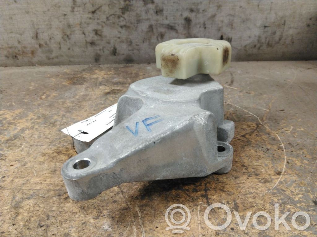 Volvo C40 Moottorin kiinnikekorvake 
