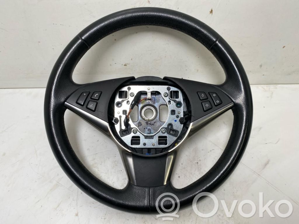 Volant   32307963776,32307967427,32307963776,32307967427