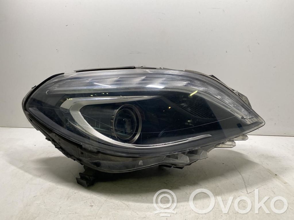 Mercedes-Benz B W246 W242 Lampa przednia 