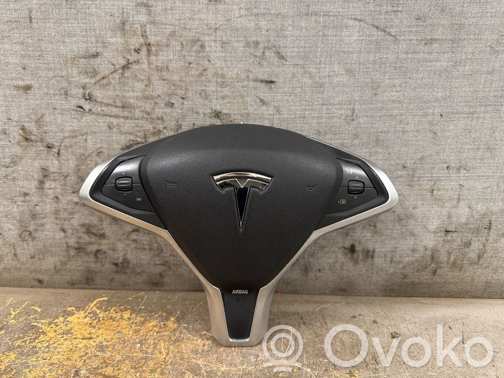 Tesla Model S Ohjauspyörän turvatyyny