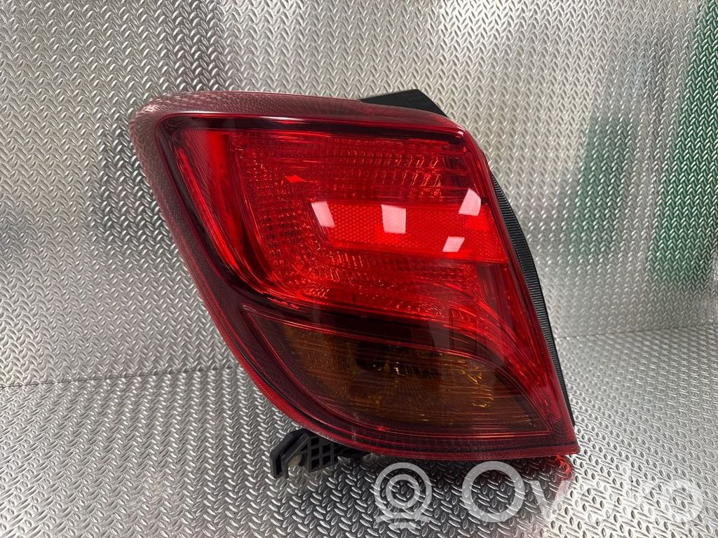 Toyota Yaris Luci posteriori 