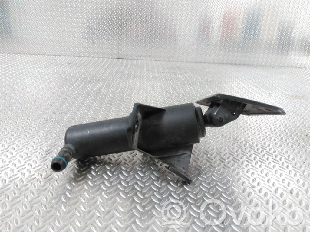 Skoda Fabia Mk2 (5J) Dysza spryskiwacza lampy przedniej 