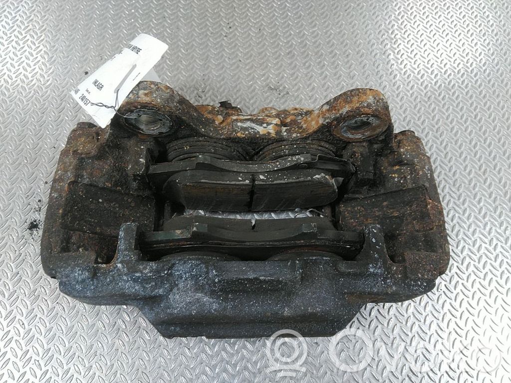 Toyota Hilux VIII Etrier frână față 