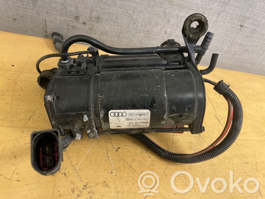 Audi A8 S8 D3 4E Air suspension compressor/pump 