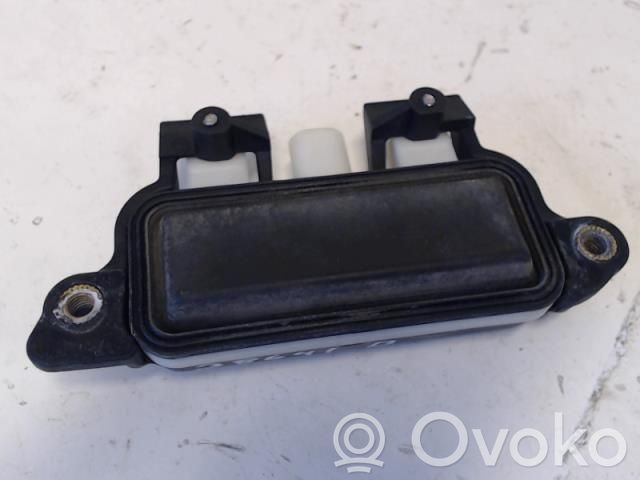 Interruptor para abrir la puerta trasera
