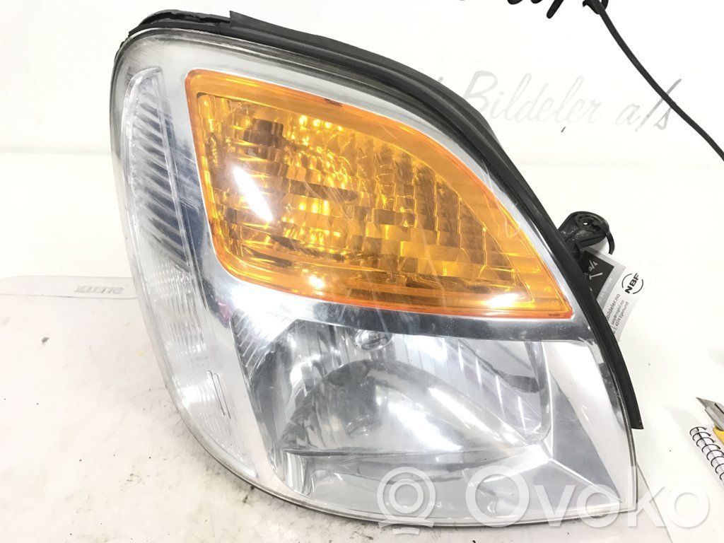 Hyundai H-1, Starex, Satellite Scheinwerfer