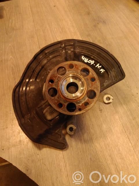 Mercedes-Benz B W246 W242 Zwrotnica koła przedniego 