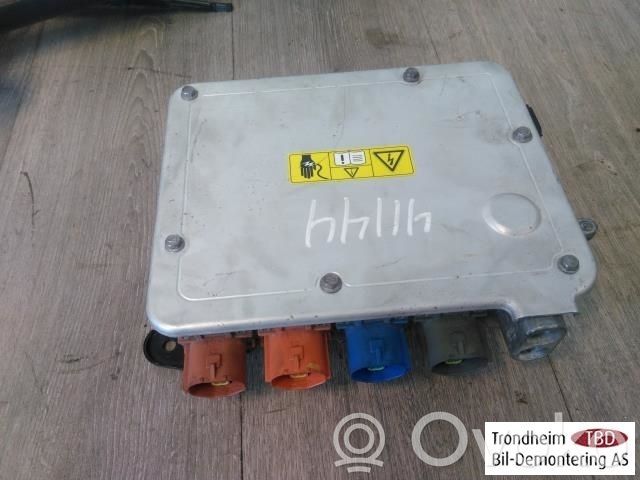 Tesla Model S Korkeajänniteliitäntärasia 