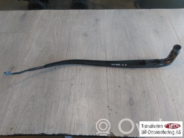 Mazda CX-5 Etupyyhkimen sulan varsi