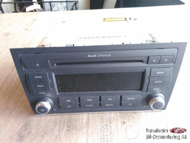 Audi A4 S4 B7 8E 8H Radio/CD/DVD/GPS-pääyksikkö 