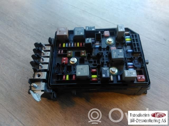 Opel Astra K Juego de caja de fusibles 