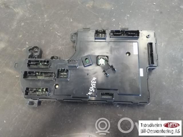 Tesla Model 3 Steuergerät 