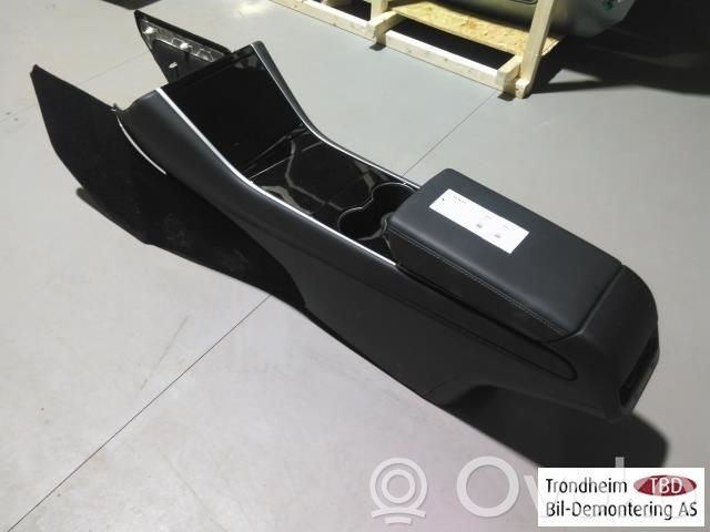 Tesla Model 3 Armlehne 