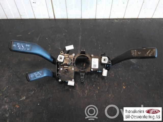 Volkswagen Tiguan Interruptor de control multifunción 