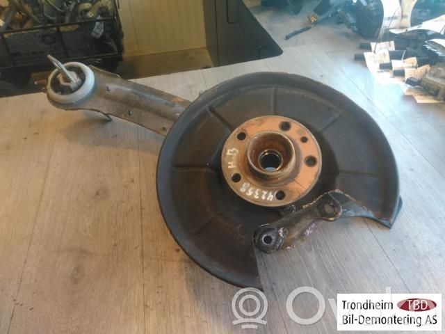 Volvo XC70 Achsschenkel hinten 