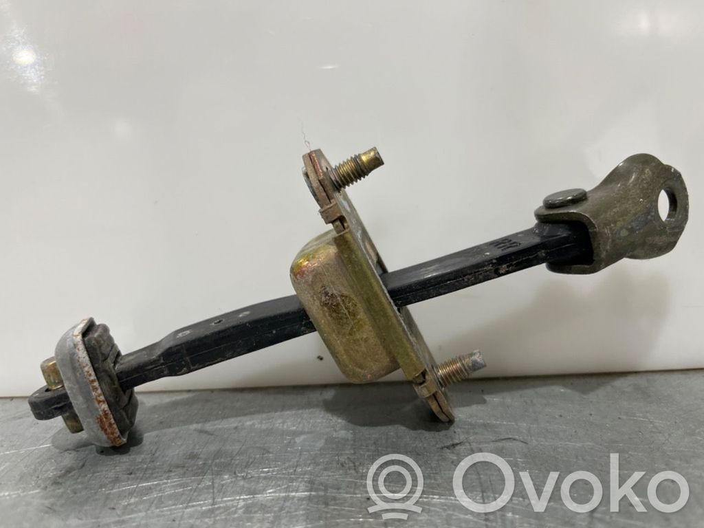 Subaru Outback Etuoven pidätin 