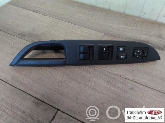 Mitsubishi ASX Przyciski szyb 