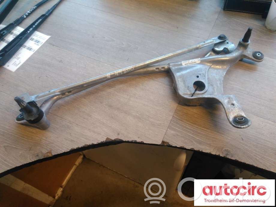 Audi e-tron Front wiper linkage 