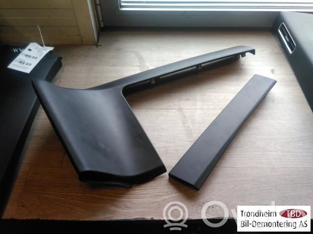 Tesla Model X Inny element deski rozdzielczej 