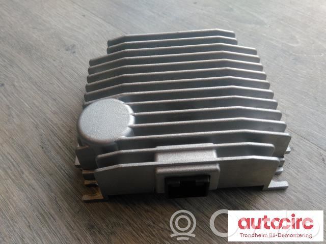 Porsche Taycan 9J1 Vahvistin 