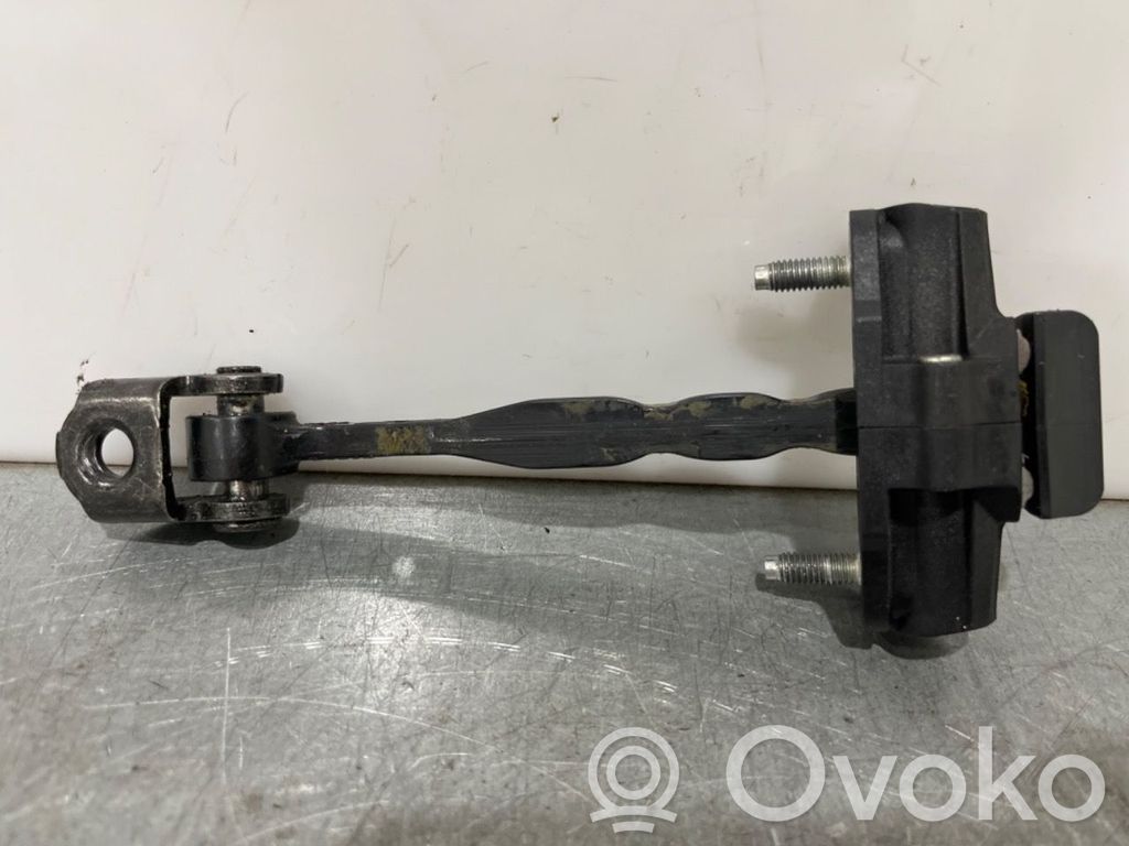 Ford Fiesta Etuoven pidätin 