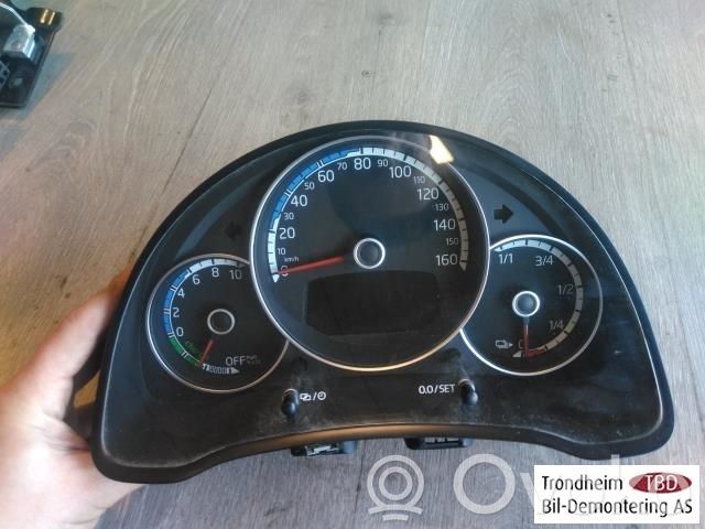Volkswagen e-Up Geschwindigkeitsmesser Cockpit 