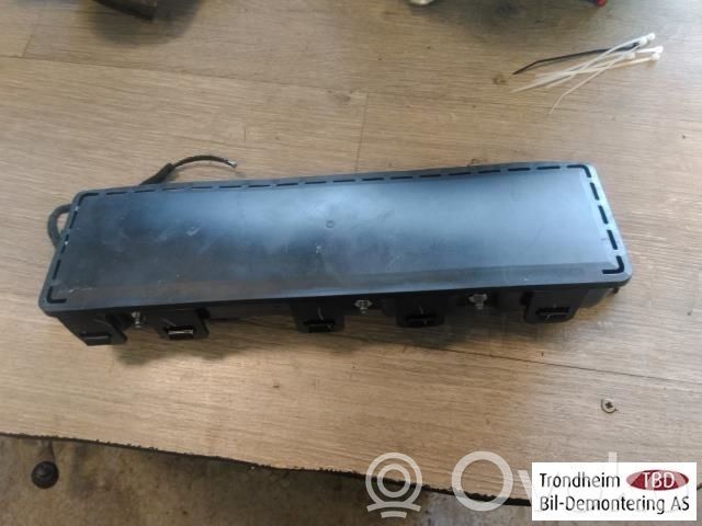 Tesla Model S Polviturvatyyny 