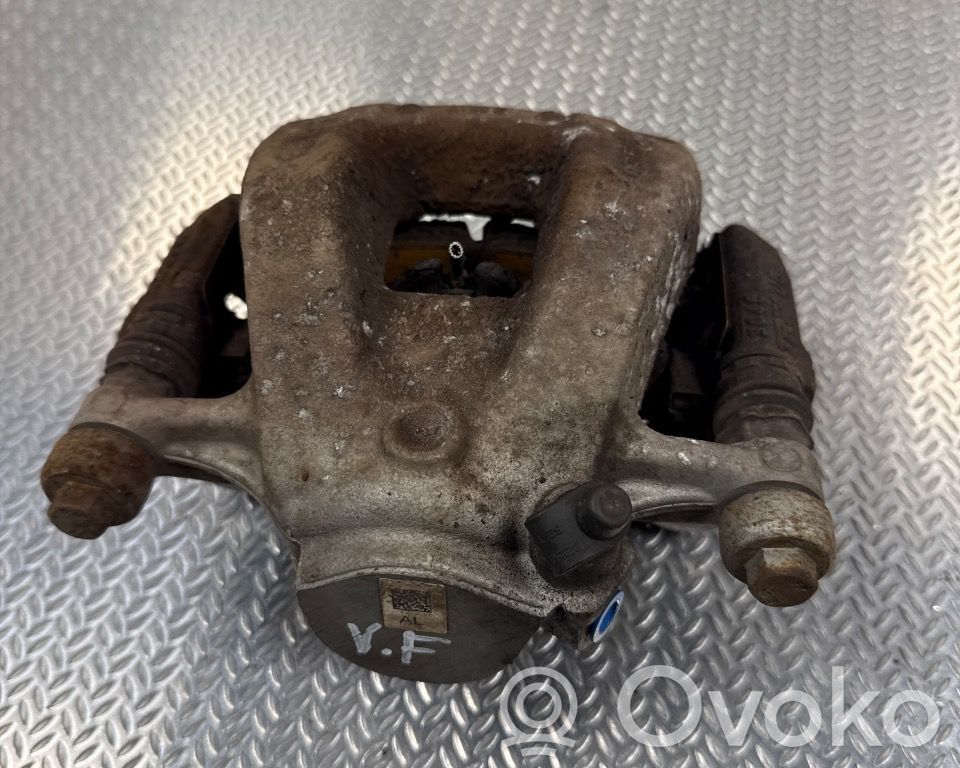 Caliper de freno delantero