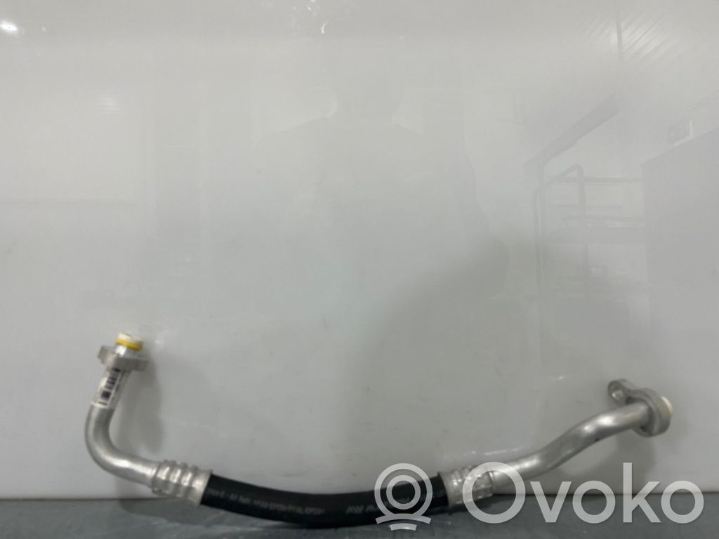 Volvo C40 Ilmastointilaitteen putki (A/C) 