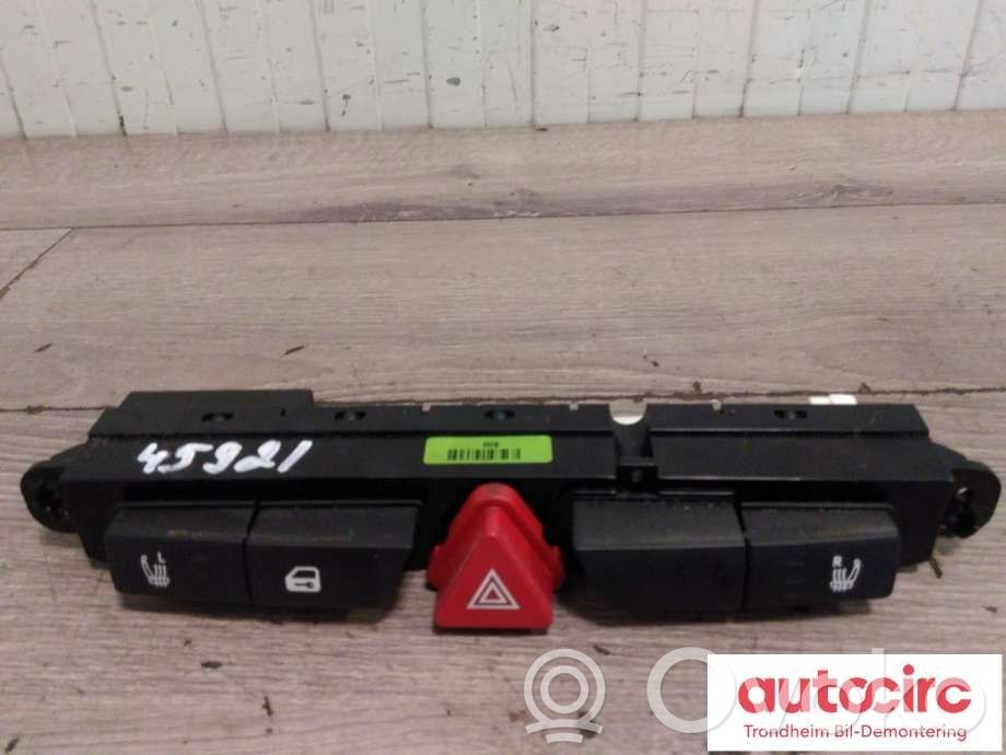 KIA Ceed Hazard light switch 