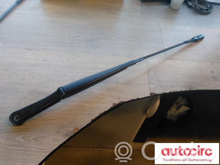 Audi e-tron Wischerarm vorne 