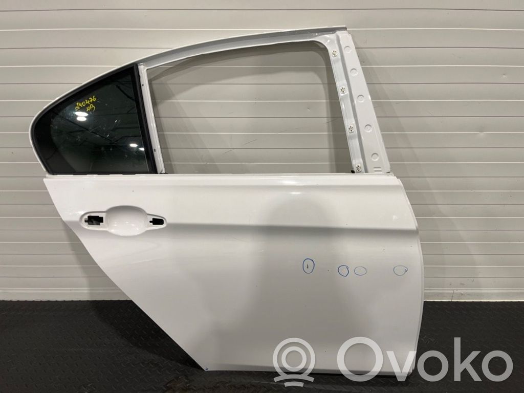 BMW 3 F30 F35 F31 Aizmugurējās durvis 