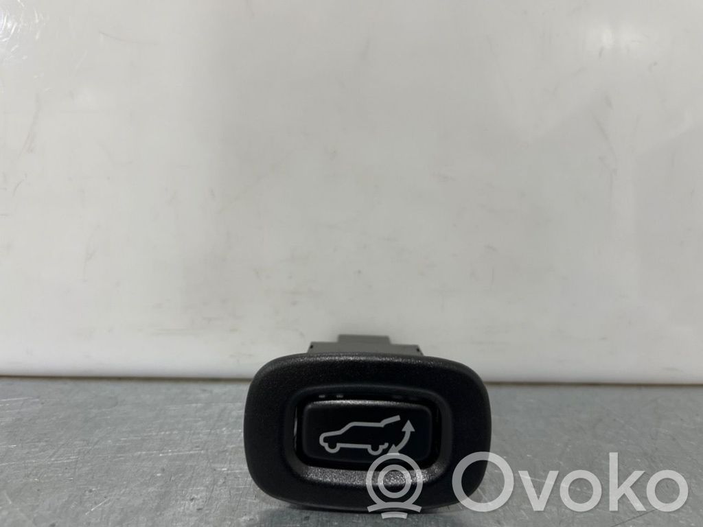 Mitsubishi Outlander Tailgate opening switch 