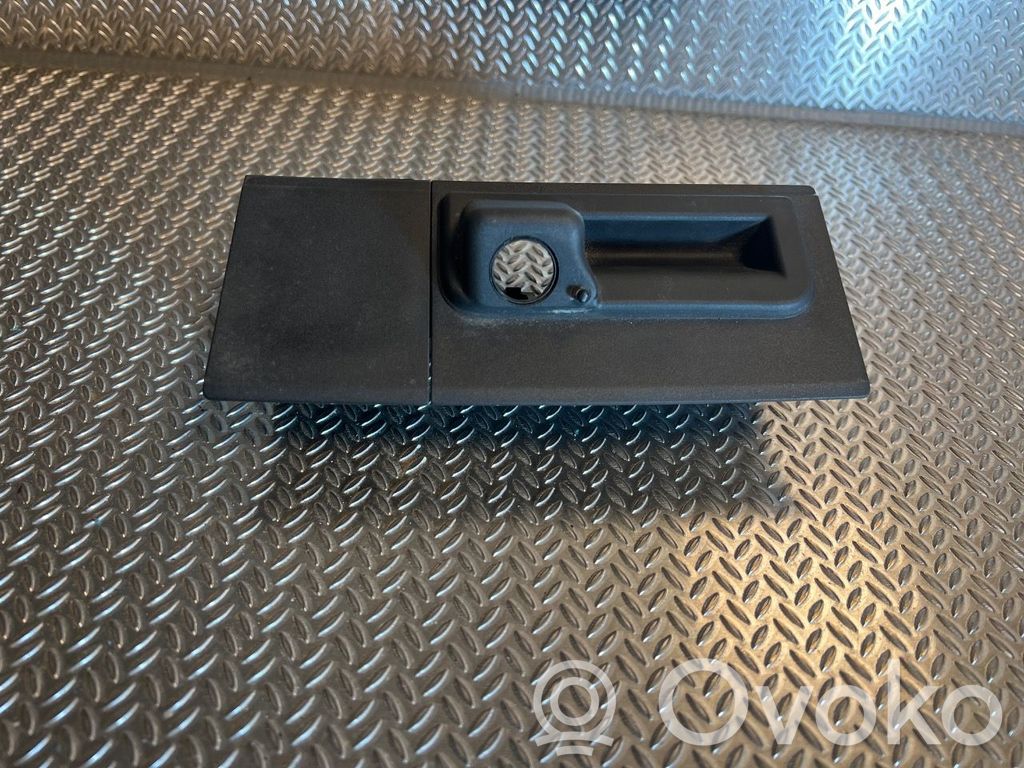 Audi Q4 e-tron Tailgate opening switch 