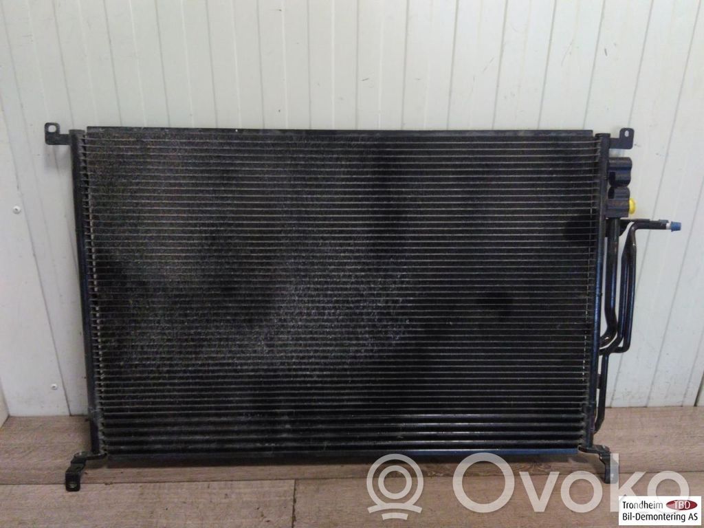 Audi A8 S8 D3 4E Radiateur de refroidissement 