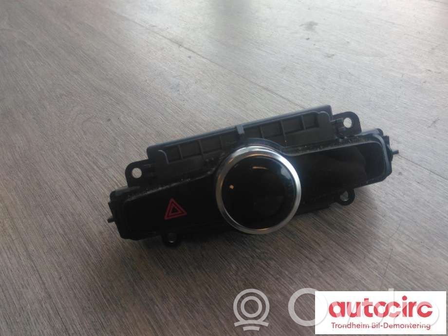 Polestar 2 Botón interruptor de luz de peligro 