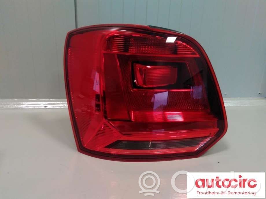 Volkswagen Polo V 6R Aizmugurējais lukturis virsbūvē 
