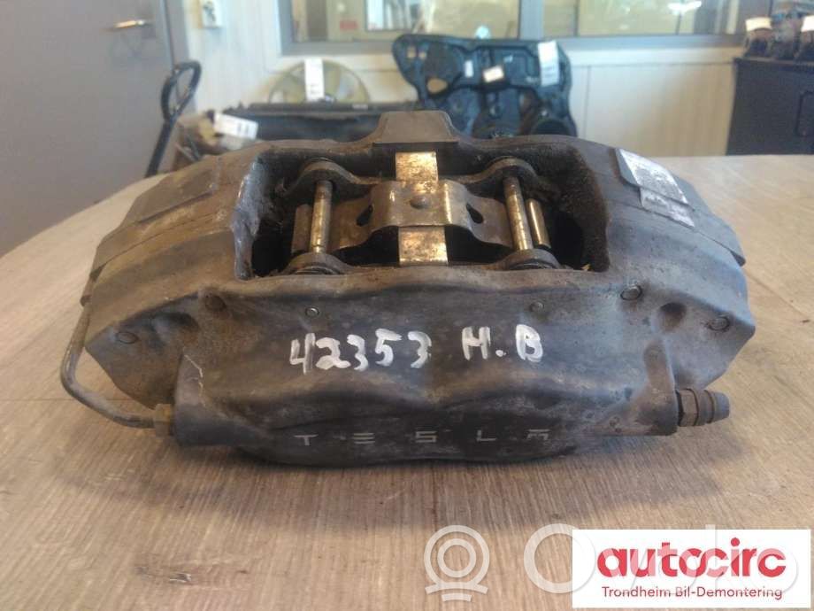 Tesla Model X Задний суппорт 