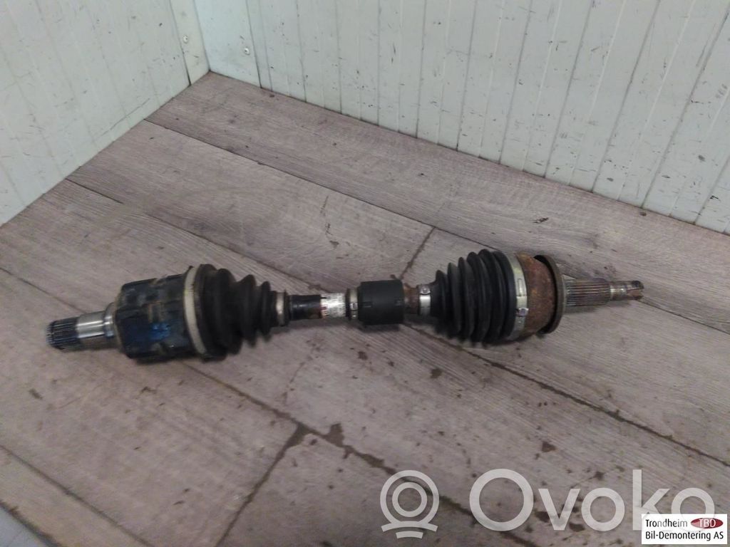 Toyota Auris E180 Eje de transmisión delantero 