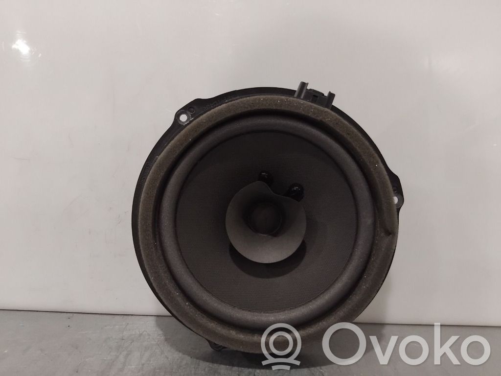 Ford Focus Front door speaker 