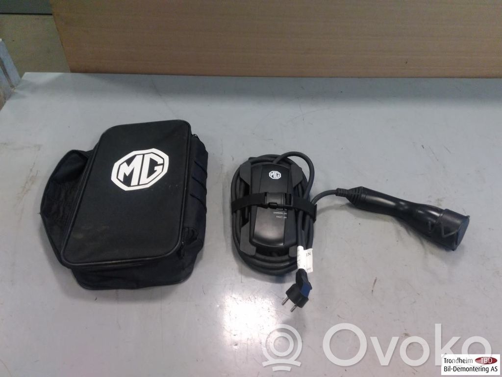 MG ZS Sähköauton latauskaapeli