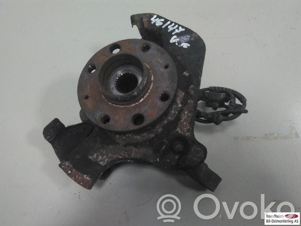 Opel Corsa D Achsschenkel vorne 