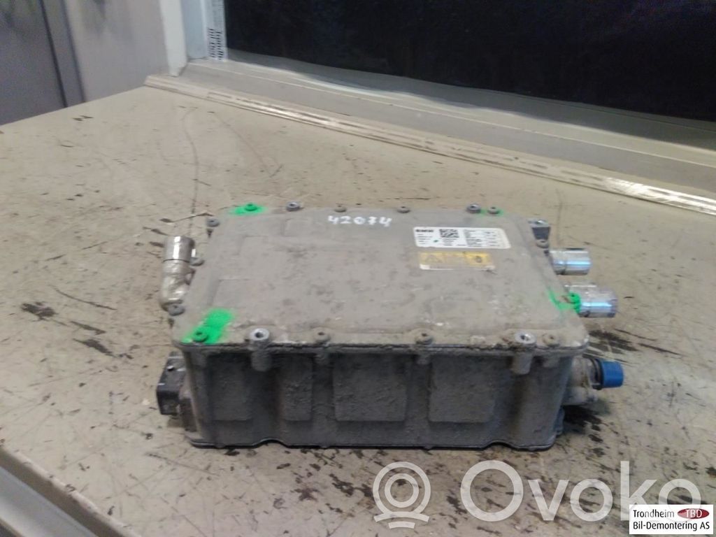 BMW 2 F45 Încărcător baterie (opțional)