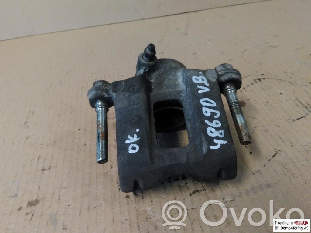 Toyota Land Cruiser (J120) Tylny zacisk hamulcowy 