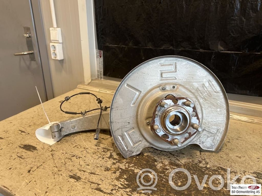 Tesla Model Y Etupyörän navan laakerikokoonpano 